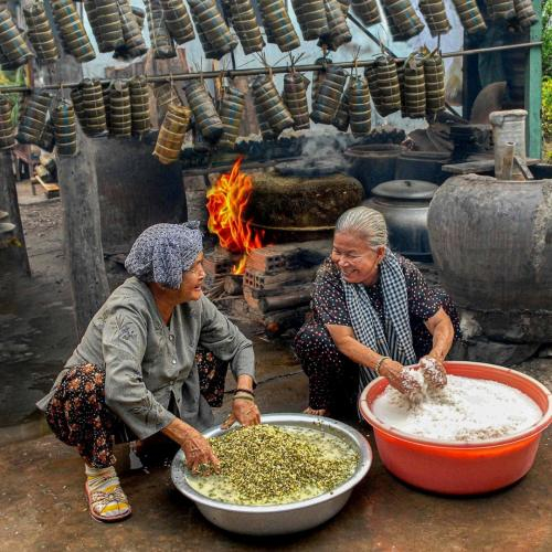 Bánh Tét - Hòa Nhập Văn Hóa Và Gìn Giữ Truyền Thống Tết Ngày Nay